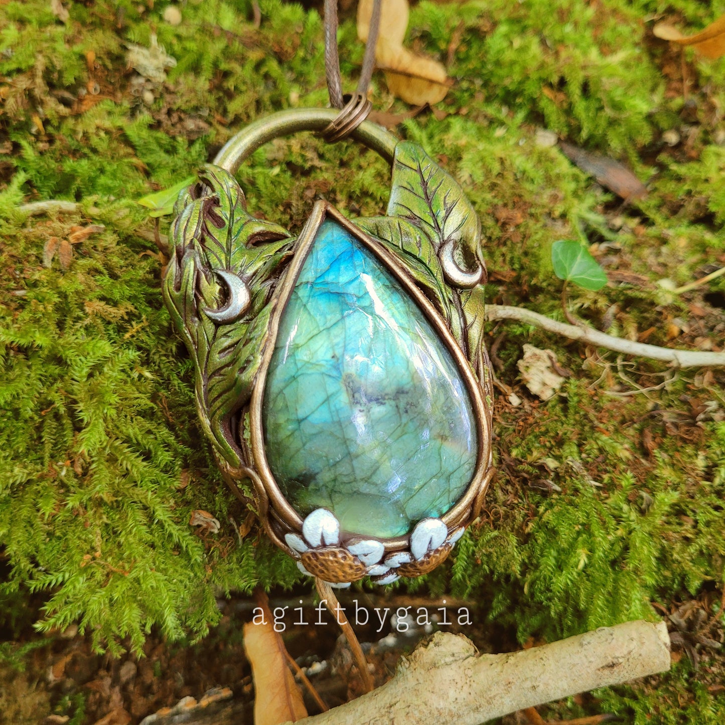 Mugwort, Sage & Chamomile Talisman ~ Labradorite