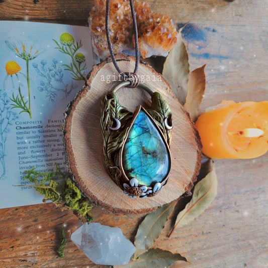 Mugwort, Sage & Chamomile Talisman ~ Labradorite