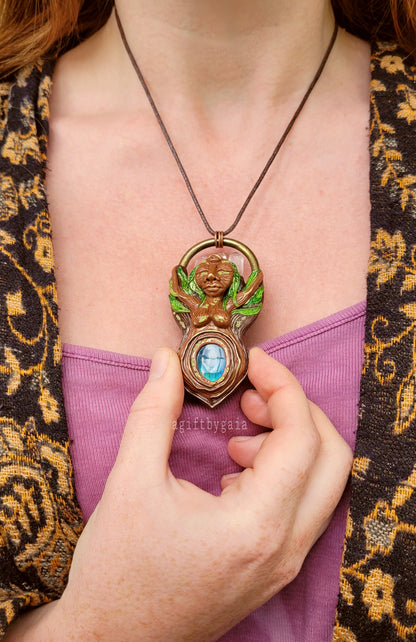 Spirit of Willow Third Eye Talisman ~ Labradorite & Clear Quartz