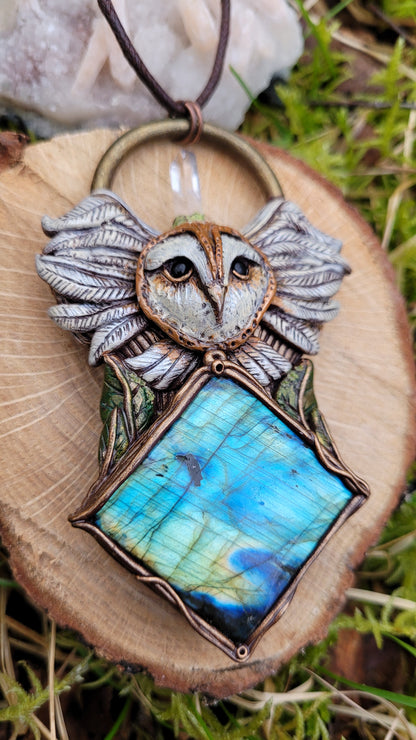 Barn Owl in Flight Talisman ~ Labradorite