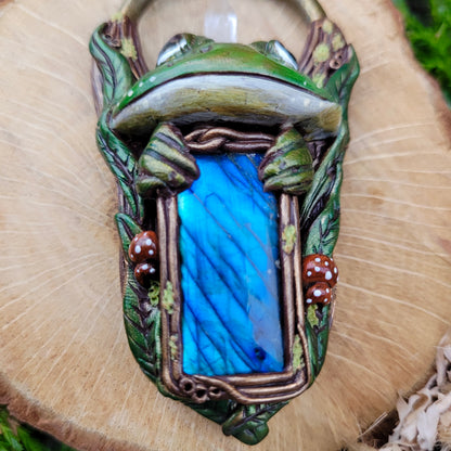 Prosperous Frog Talisman ~ Blue Labradorite